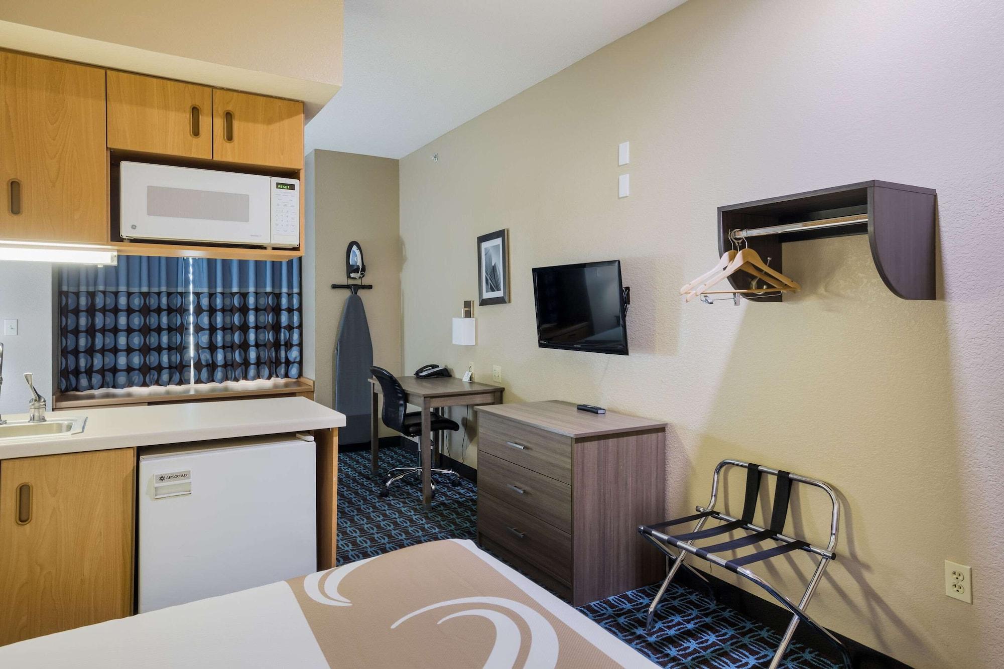 Sonesta Essential Hotel