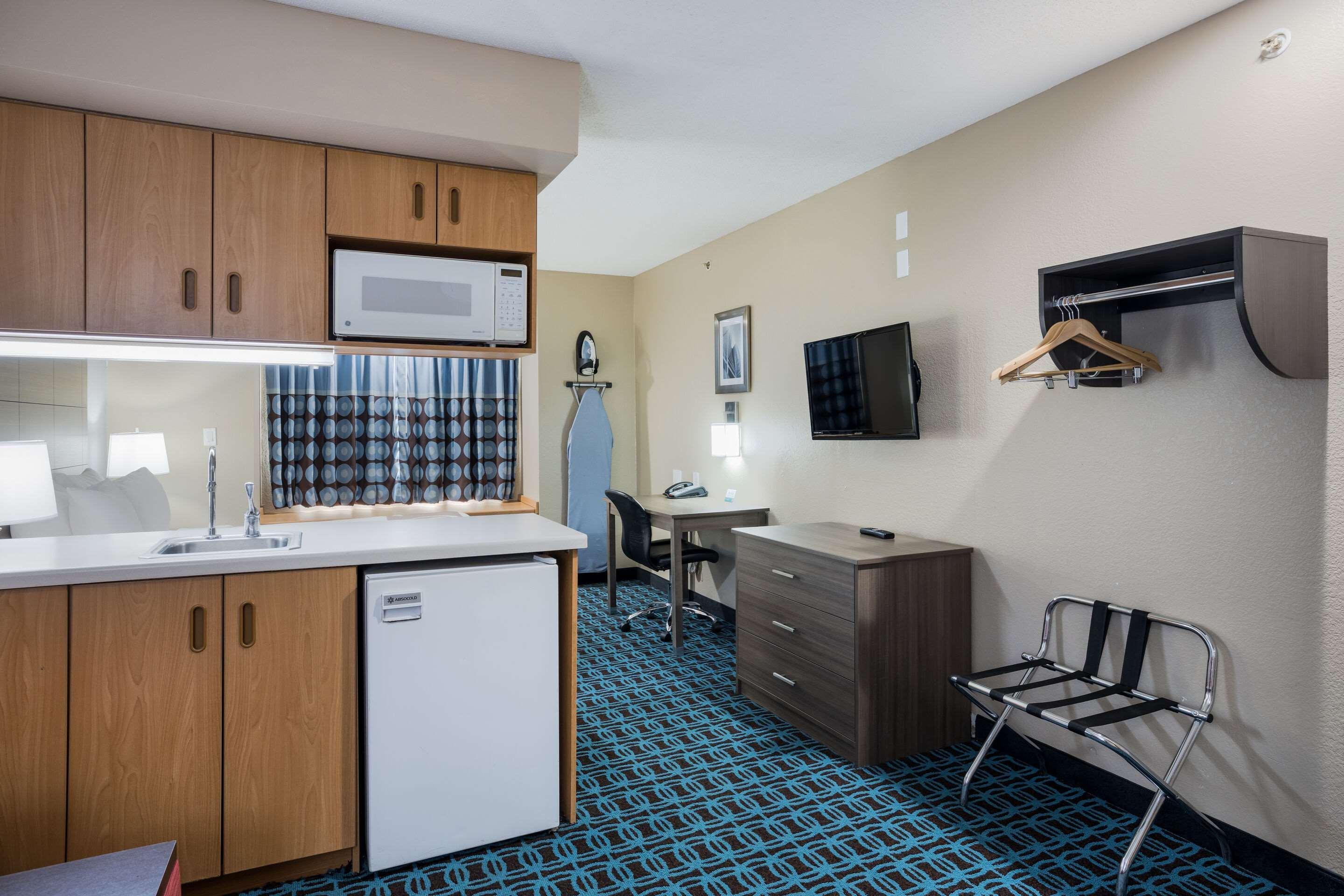 Sonesta Essential Blue Springs
