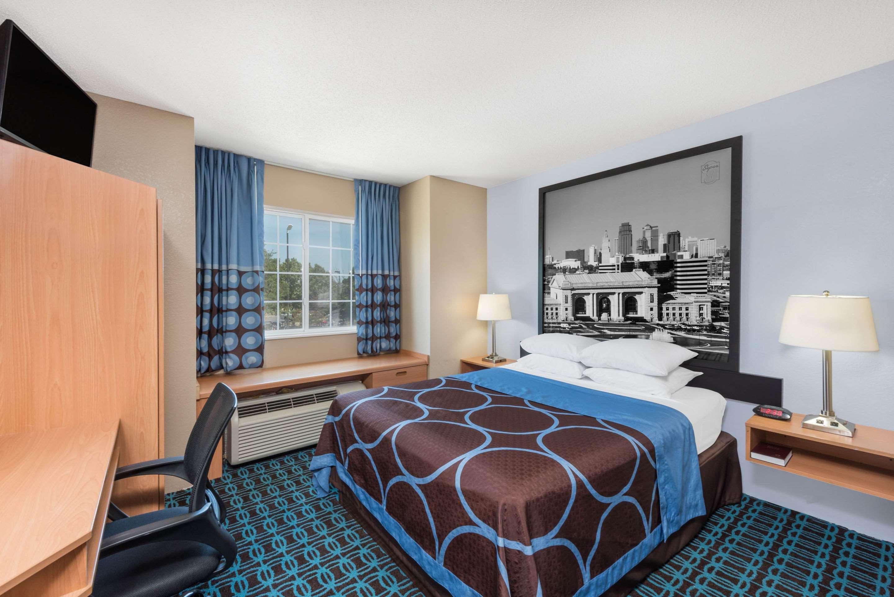 Sonesta Essential Blue Springs
