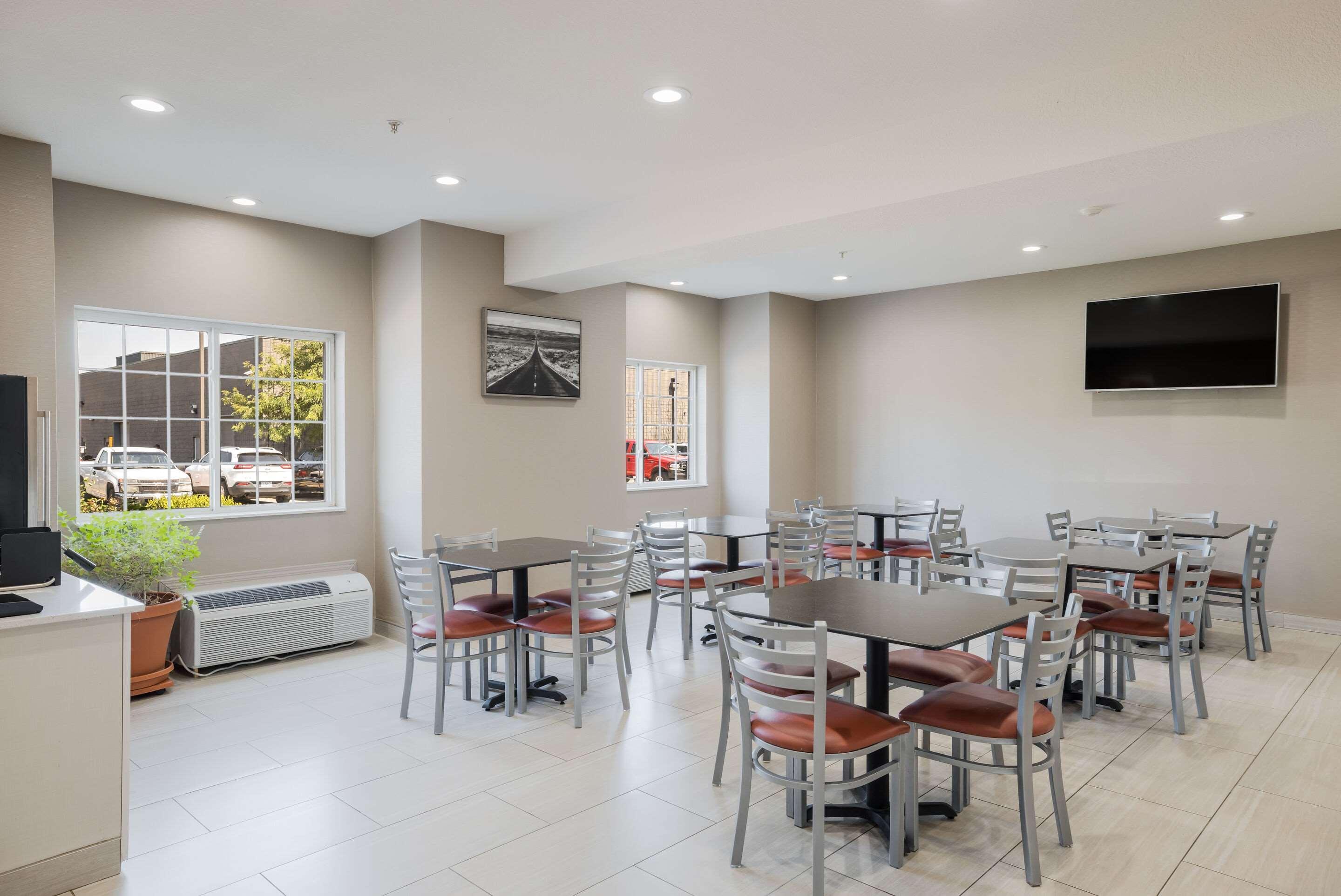 Sonesta Essential Hotel