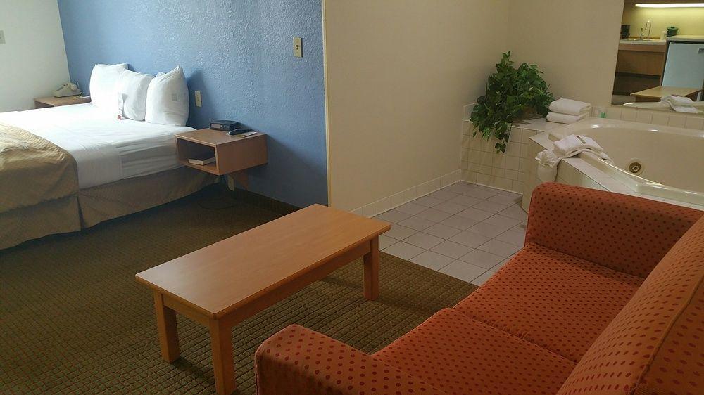 Sonesta Essential Blue Springs