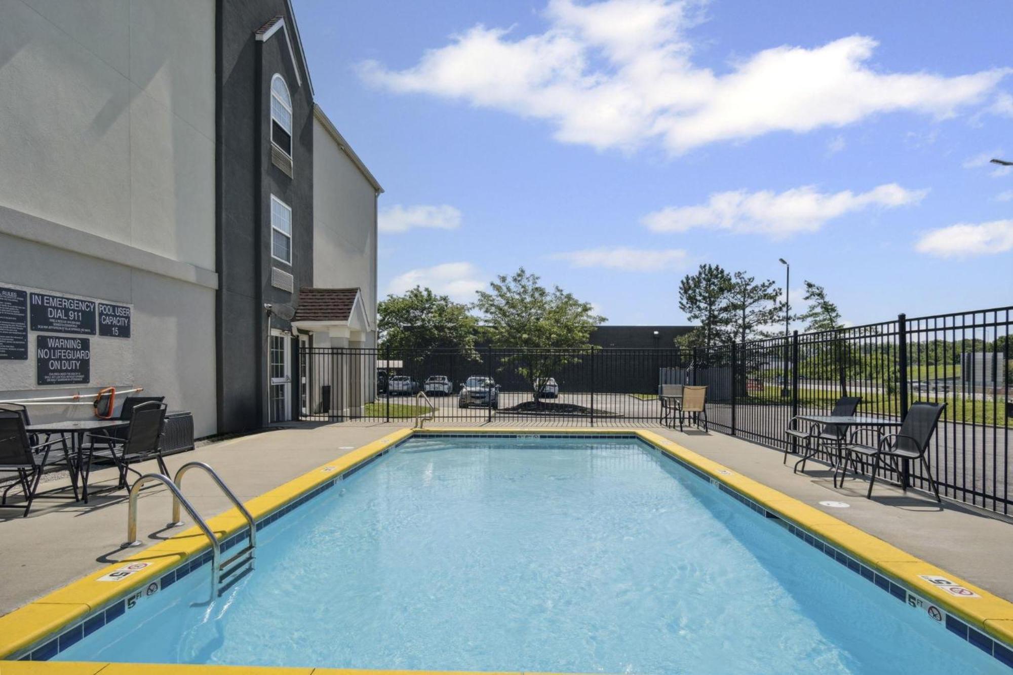 Sonesta Essential 2* Blue Springs