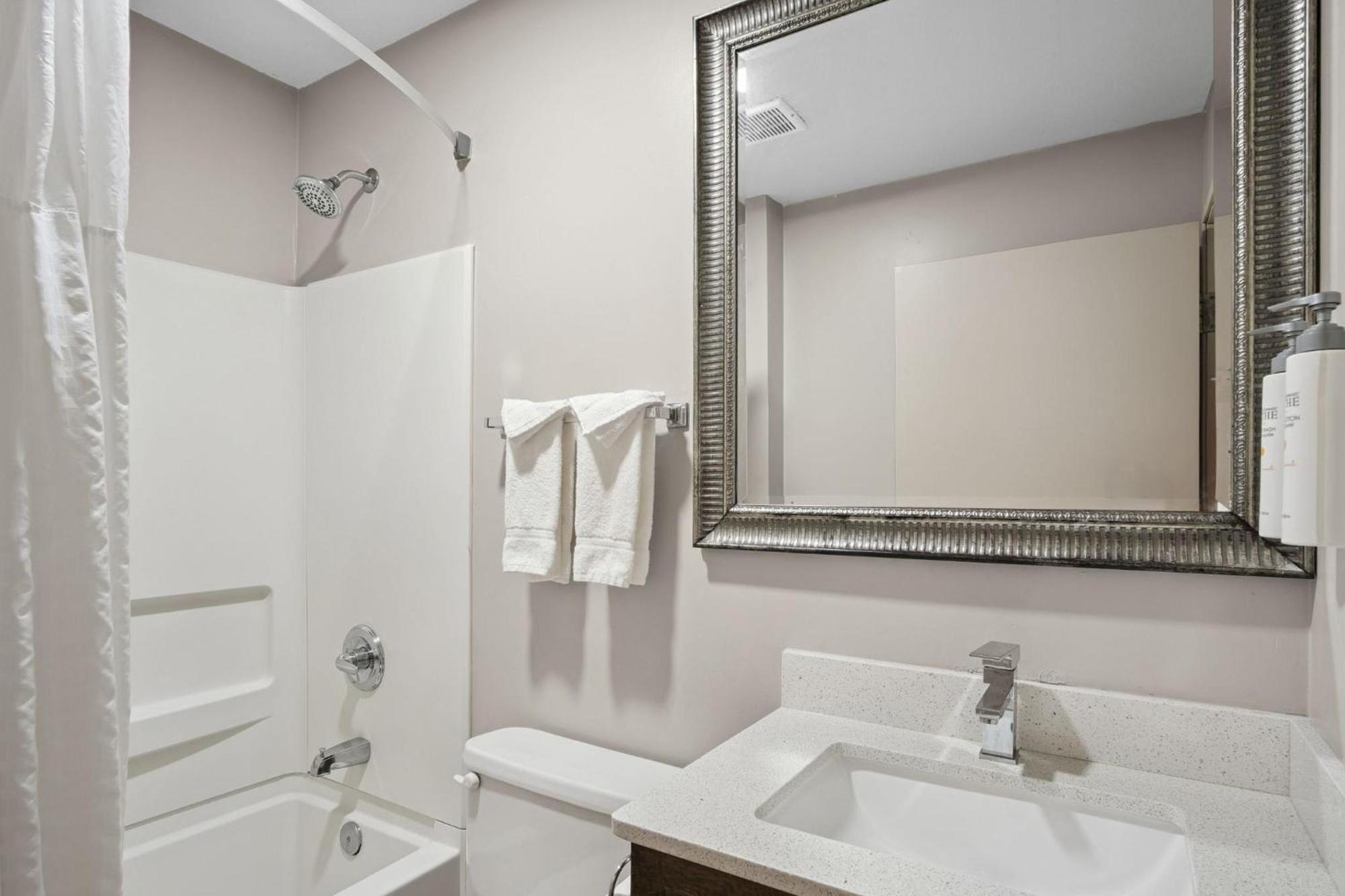 Hotel Sonesta Essential